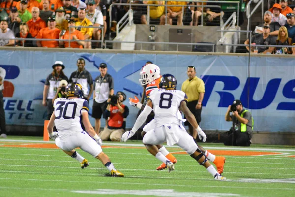 West Virginia Mountaineers Enfrentam Miami Hurricanes Durante 71St Russell Bowl — Fotografia de Stock