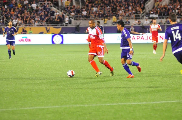 Orlando City SC, 8 Mayıs 2015 'te Florida' daki Kamp Dünyası Stadyumu 'nda Los Angeles Galaksisi' ne ev sahipliği yaptı..