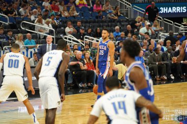 Orlando Magic 13 Ekim 2019 'da Florida, Orlando' daki Amway Center 'da Philadelphia 76ers' a ev sahipliği yaptı.. 