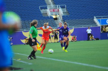 Orlando Pride sunucusu Houston Dash 23 Haziran 2016 'da Orlando Florida' daki Dünya Kampı Stadyumu 'nda..