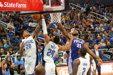 Orlando Magic 13 Ekim 2019 'da Florida, Orlando' daki Amway Center 'da Philadelphia 76ers' a ev sahipliği yaptı..