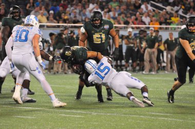 Kuzey Carolina 29 Aralık 2015 tarihinde Orlando Florida 'daki Kamp Dünya Stadyumu' nda oynanan Russell Atletizm Kupası 'nda Baylor ile karşılaşacak..