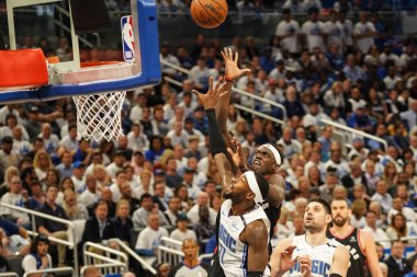 Orlando Magic 19 Nisan 2019 Cuma günü Orlando Florida 'daki Amway Arena' daki NBA Playoff 1 'de Toronto Rapçileri' ne ev sahipliği yapıyor.