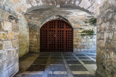 Palma De Mallorca İspanya 'daki Palma Kilisesi' nin altında bir tünel.