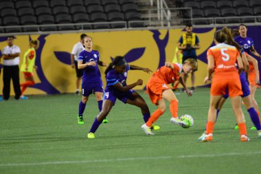 Orlando Pride sunucusu Houston Dash 23 Haziran 2016 'da Orlando Florida' daki Dünya Kampı Stadyumu 'nda..