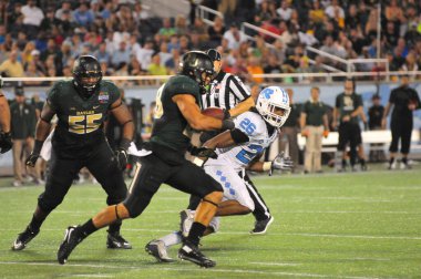 Kuzey Carolina 29 Aralık 2015 tarihinde Orlando Florida 'daki Kamp Dünya Stadyumu' nda oynanan Russell Atletizm Kupası 'nda Baylor ile karşılaşacak..