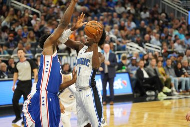 Orlando Magic 27 Aralık 2019 Cuma günü Orlando, Florida 'daki Amway Arena' da Philadelphia 76ers 'a ev sahipliği yapıyor..