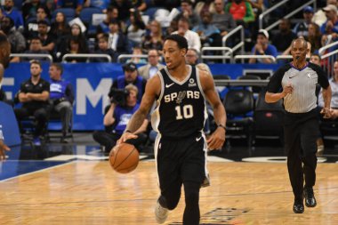 Orlando Magic, 19 Aralık 2018 tarihinde Orlando Florida 'daki Amway Center' da San Antonio Spurs 'a ev sahipliği yapmaktadır.. 