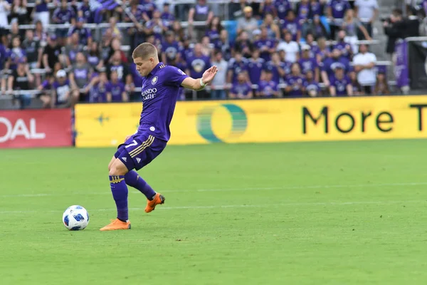 Orlando City SC, Atlanta United 'ı 13 Mayıs 2018' de Orlando City Stadyumu 'nda ağırladı..  