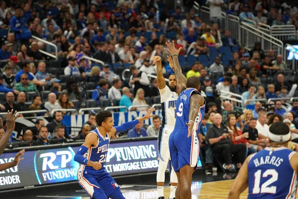 Orlando Magic 13 Ekim 2019 'da Florida, Orlando' daki Amway Center 'da Philadelphia 76ers' a ev sahipliği yaptı..  