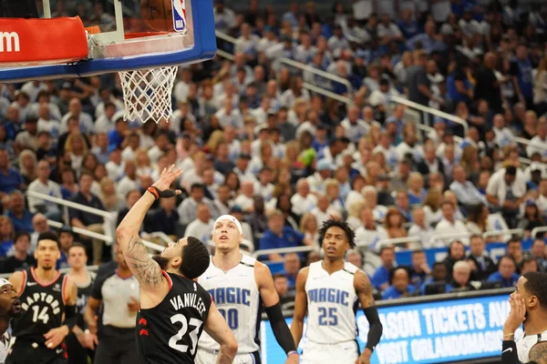 Orlando Magic Empfängt Die Toronto Rapters Während Der Nba Playoff — Stockfoto