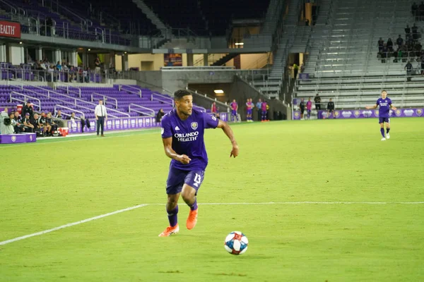 Orlando City SC, 19 Haziran 2019 Çarşamba günü Orlando 'daki Exploria Stadyumu' nda düzenlenen ABD Açık Kupası sırasında New England Devrimi 'ne ev sahipliği yaptı.
