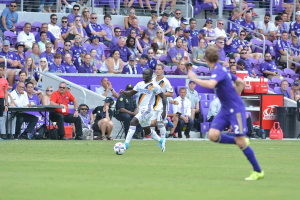 Orlando City 15 Nisan 2017 'de Florida, Orlando' daki Citrus Bowl 'da Los Angeles Galaksisine ev sahipliği yaptı..