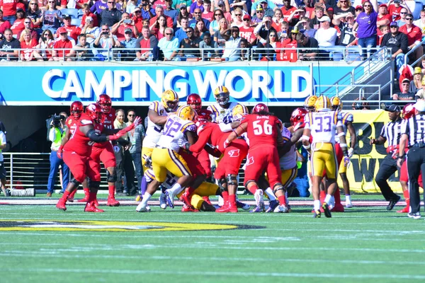 Lsu Зустрічається Луїсвіллом Під Час Citrus Bowl Стадіоні Camping World — стокове фото