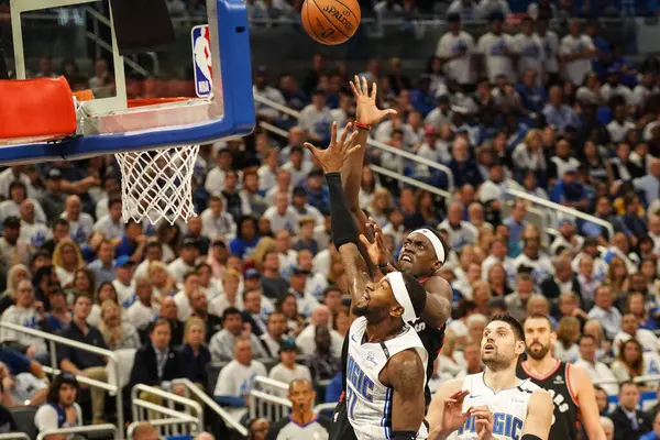 Orlando Magic 19 Nisan 2019 Cuma günü Orlando Florida 'daki Amway Arena' daki NBA Playoff 1 'de Toronto Rapçileri' ne ev sahipliği yapıyor.