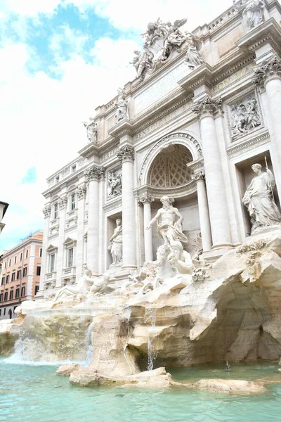 Знаменитий Фонтан Треві Римі — стокове фото
