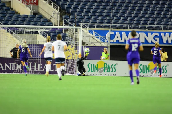 Orlando Pride 26 Ağustos 2016 'da Orlando Florida' daki Camp World Stadyumu 'nda Washington Spirit' e ev sahipliği yaptı..  