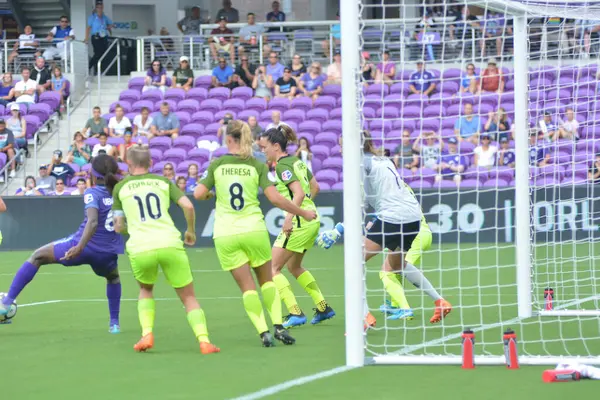 Orlando Pride 21 Temmuz 2018 'de Orlando Florida' daki Exploria Stadyumu 'nda Seattle Reign FC' ye ev sahipliği yapmaktadır. Fotoğraf: Marty Jean-Louis
