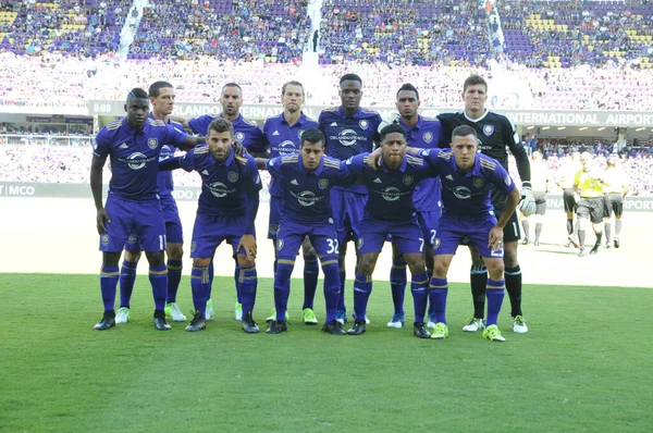 Orlando City SC, 9 Nisan 2019 'da Orlando, Florida' daki Citrus Bowl 'da New York Red Bulls' a ev sahipliği yapıyor..  