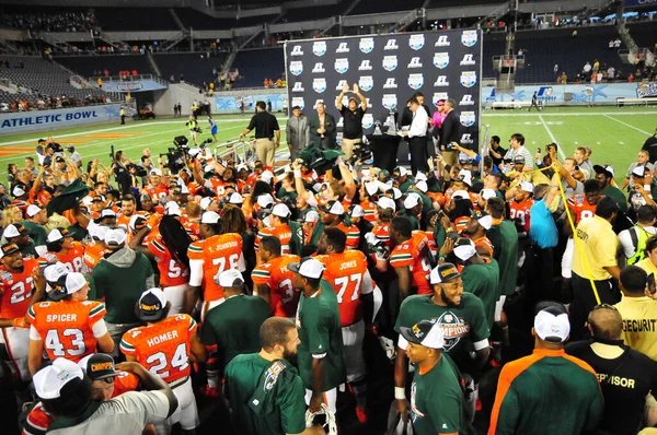 West Virginia Mountaineers Enfrentam Miami Hurricanes Durante 71St Russell Bowl — Fotografia de Stock