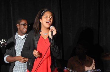 Yargıç Glenda Hatchett 22 Ekim 2014 'te Orlando Florida' daki İnanç Sempozyumu sırasında konuştu.