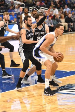 Orlando Magic, 19 Aralık 2018 tarihinde Orlando Florida 'daki Amway Center' da San Antonio Spurs 'a ev sahipliği yapmaktadır.