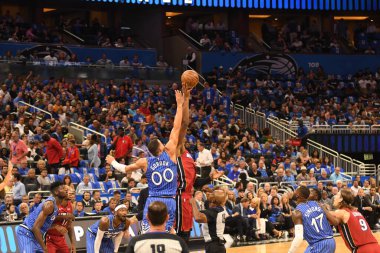 Orlando Magic 17 Ekim 2018 'de Orlando Florida' daki Amway Center 'da Miami Heat' i sunar..  