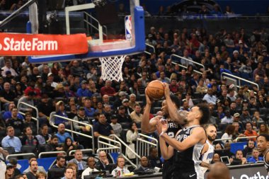 Orlando Magic, 19 Aralık 2018 tarihinde Orlando Florida 'daki Amway Center' da San Antonio Spurs 'a ev sahipliği yapmaktadır.