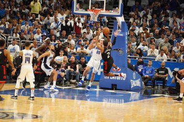 Orlando Magic 19 Nisan 2019 Cuma günü Orlando Florida 'daki Amway Arena' daki NBA Playoff 1 'de Toronto Rapçileri' ne ev sahipliği yapıyor.