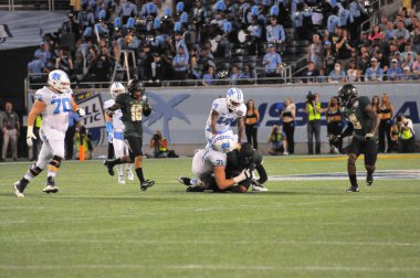 Kuzey Carolina 29 Aralık 2015 tarihinde Orlando Florida 'daki Kamp Dünya Stadyumu' nda oynanan Russell Atletizm Kupası 'nda Baylor ile karşılaşacak..