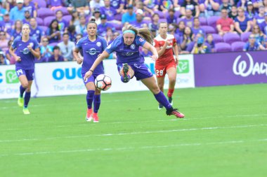 Orlando Pride 22 Nisan 2017 'de Orlando City Stadyumu' nda Washington Spirit 'e ev sahipliği yaptı..  