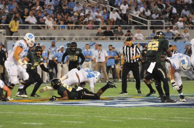 Kuzey Carolina 29 Aralık 2015 tarihinde Orlando Florida 'daki Kamp Dünya Stadyumu' nda oynanan Russell Atletizm Kupası 'nda Baylor ile karşılaşacak..