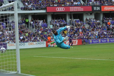 Orlando City 15 Nisan 2017 'de Florida, Orlando' daki Citrus Bowl 'da Los Angeles Galaksisine ev sahipliği yaptı.. 