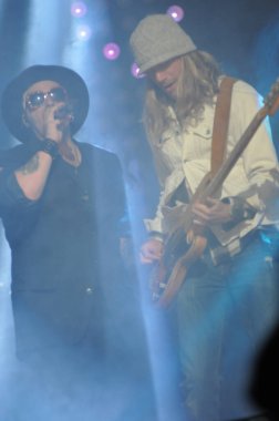 Christian Rock Bands Audio Adrenaline ve Kutless 23 Mart 2014 'te Osceola Sahne Sanatları Merkezi Kissimmee, FL' de sahne almaktadır..  