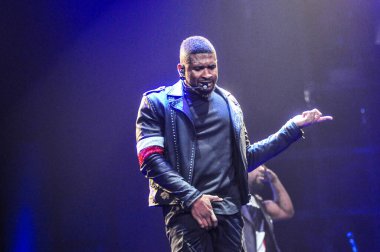 R & B Şarkıcısı Usher 12 Aralık 2014 'te Orlando Florida' daki Amway Center 'da sahne alacak..  