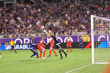Orlando City SC, 8 Mayıs 2015 'te Florida' daki Kamp Dünyası Stadyumu 'nda Los Angeles Galaksisi' ne ev sahipliği yaptı.. 