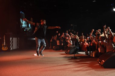 Crossover Kilisesi, 6 Ekim 2018 'de Tampa Florida' daki Crossover Kilisesi 'nde iki yıllık lezzet festivaline ev sahipliği yapıyor..  