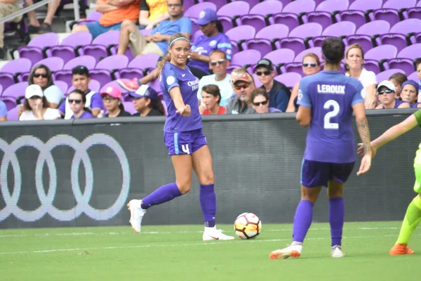 Orlando Pride 21 Temmuz 2018 'de Orlando Florida' daki Exploria Stadyumu 'nda Seattle Reign FC' ye ev sahipliği yapmaktadır. Fotoğraf: Marty Jean-Louis