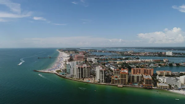 Prachtig Uitzicht Vanuit Lucht Kustlijn Met Een Stadsstrand — Stockfoto