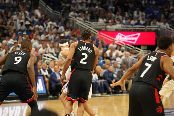 Orlando Magic Empfängt Die Toronto Rapters Während Der Nba Playoff — Stockfoto