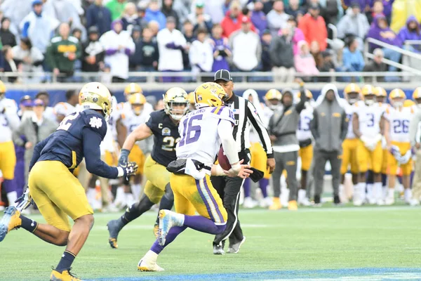 Notre Dame Twarz Lsu Podczas Citrus Bowl Camping World Stadium — Zdjęcie stockowe