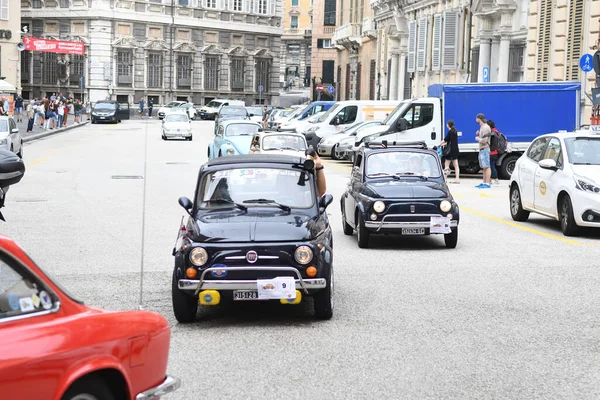 Ver Viejo Lindo Coche Italiano Pequeño — Foto de Stock