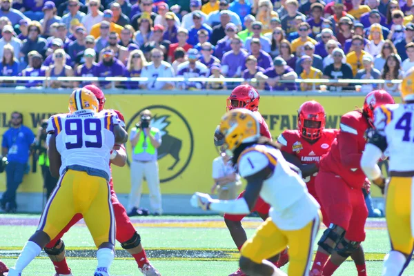 Lsu Affronta Louisville Durante 71St Citrus Bowl Camping World Stadium — Foto Stock