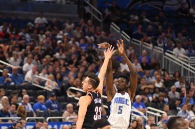 Orlando Magic 25 Ekim 2018 'de Orlando Florida' daki Amway Center 'da Portland Trail Blazers' ı sunar.. 