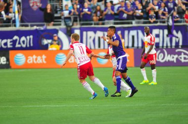 Orlando City SC, 6 Mayıs 2016 'da Orlando Florida' daki Dünya Kampı Stadyumu 'nda New York Red Bulls' a ev sahipliği yaptı.. 