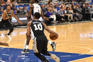 Orlando Magic, 19 Aralık 2018 tarihinde Orlando Florida 'daki Amway Center' da San Antonio Spurs 'a ev sahipliği yapmaktadır.. 