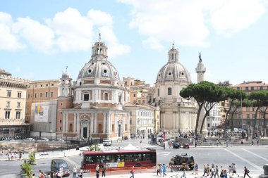 Altare dela Patria yakınlarındaki Roma 'daki birkaç binanın güzel manzarası.