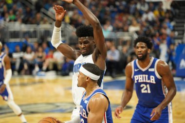 Orlando Magic 27 Aralık 2019 Cuma günü Orlando, Florida 'daki Amway Arena' da Philadelphia 76ers 'a ev sahipliği yapıyor..