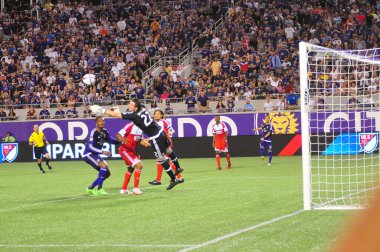 Orlando City SC, 8 Mayıs 2015 'te Florida' daki Kamp Dünyası Stadyumu 'nda Los Angeles Galaksisi' ne ev sahipliği yaptı.. 