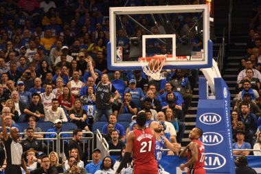 Orlando Magic 17 Ekim 2018 'de Orlando Florida' daki Amway Center 'da Miami Heat' i sunar..  